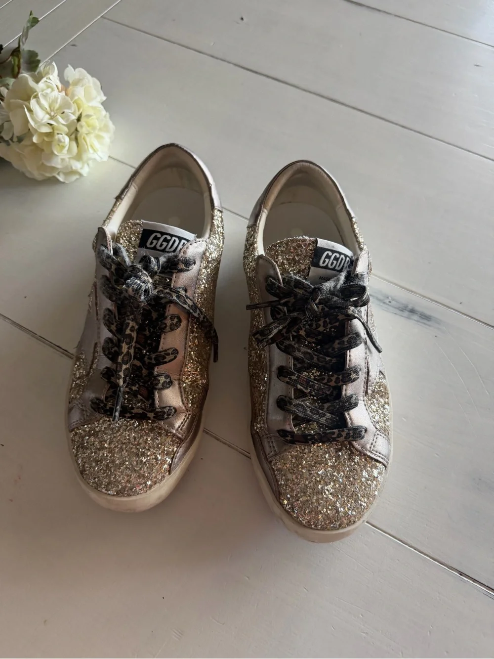 Golden Glitter Low-Top Sneakers Size 8